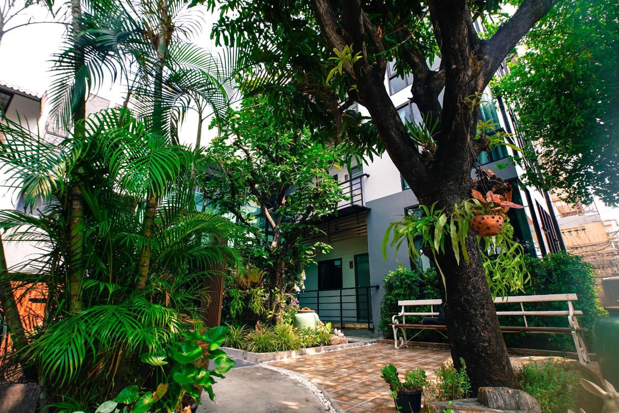 Bed Garden 26 Hostel Bangkok Exterior photo